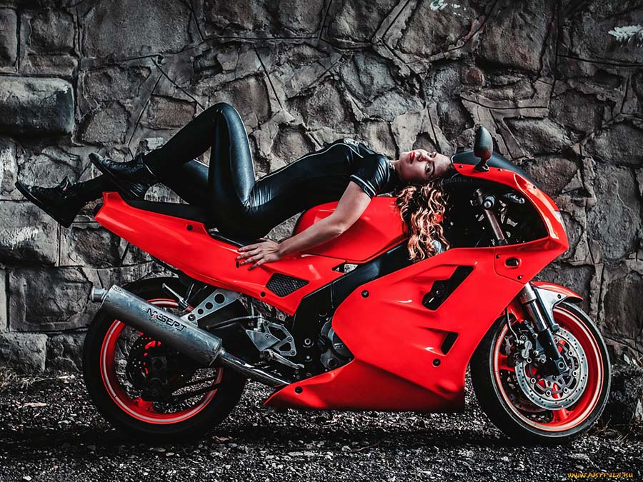 Beautiful girl Beautiful girls and motorcycles in Tunis