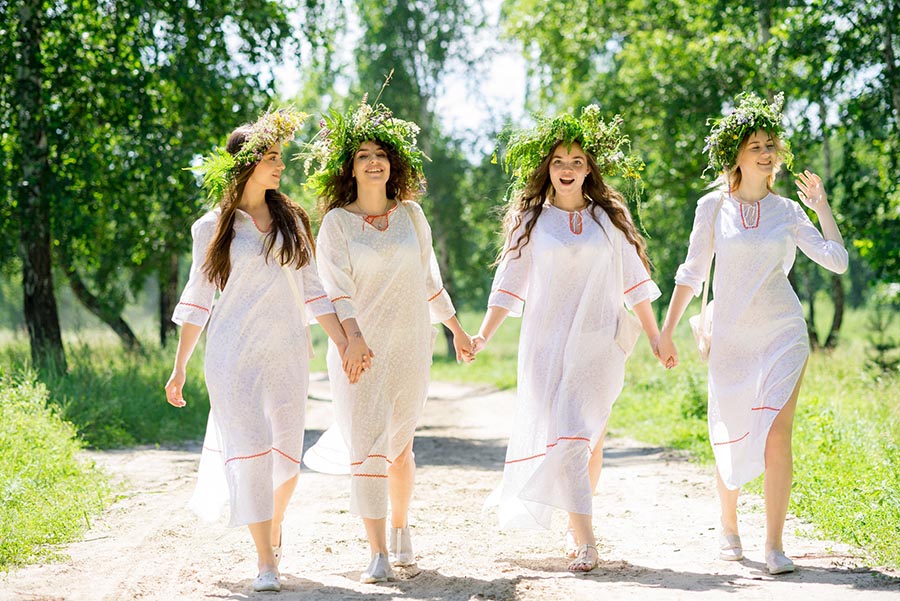 A cozy shot with Slavic girls — straight from Tunis