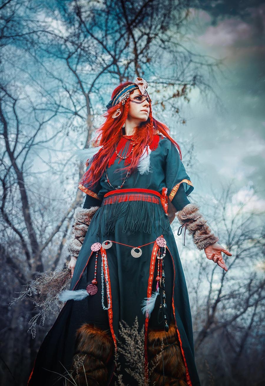 Take a pause and enjoy Girls in Slavic costumes — streaming from Tunis