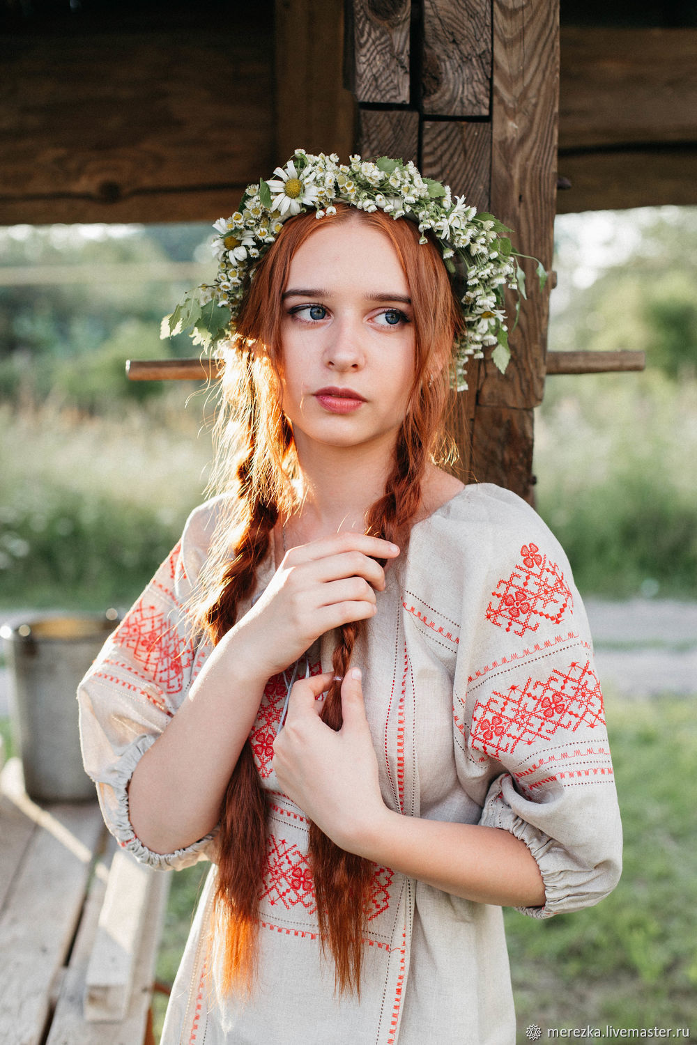 A playful frame from Girls in Slavic costumes — online in Tunis