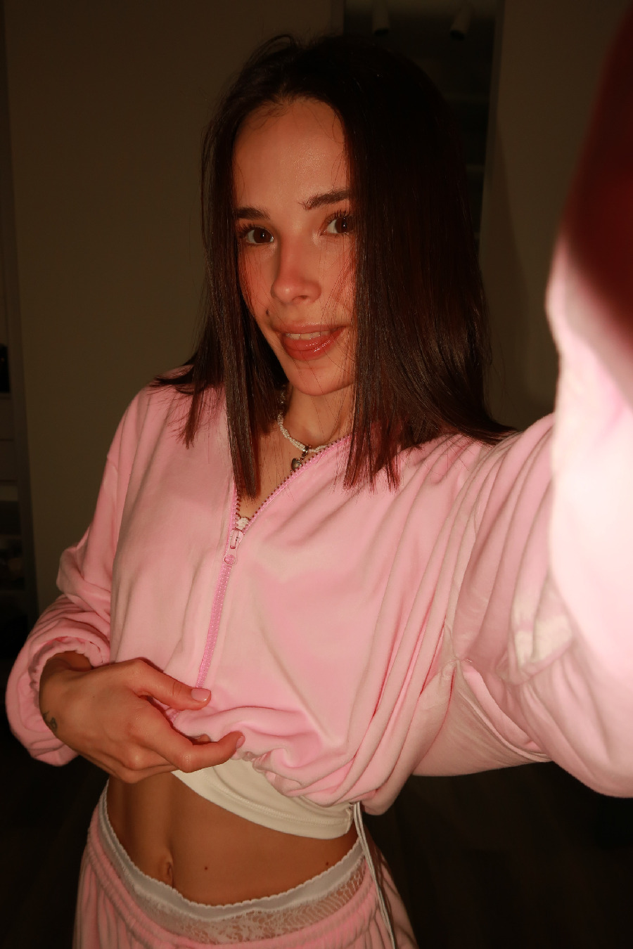 Tina brings the glow — live moments in Tunis